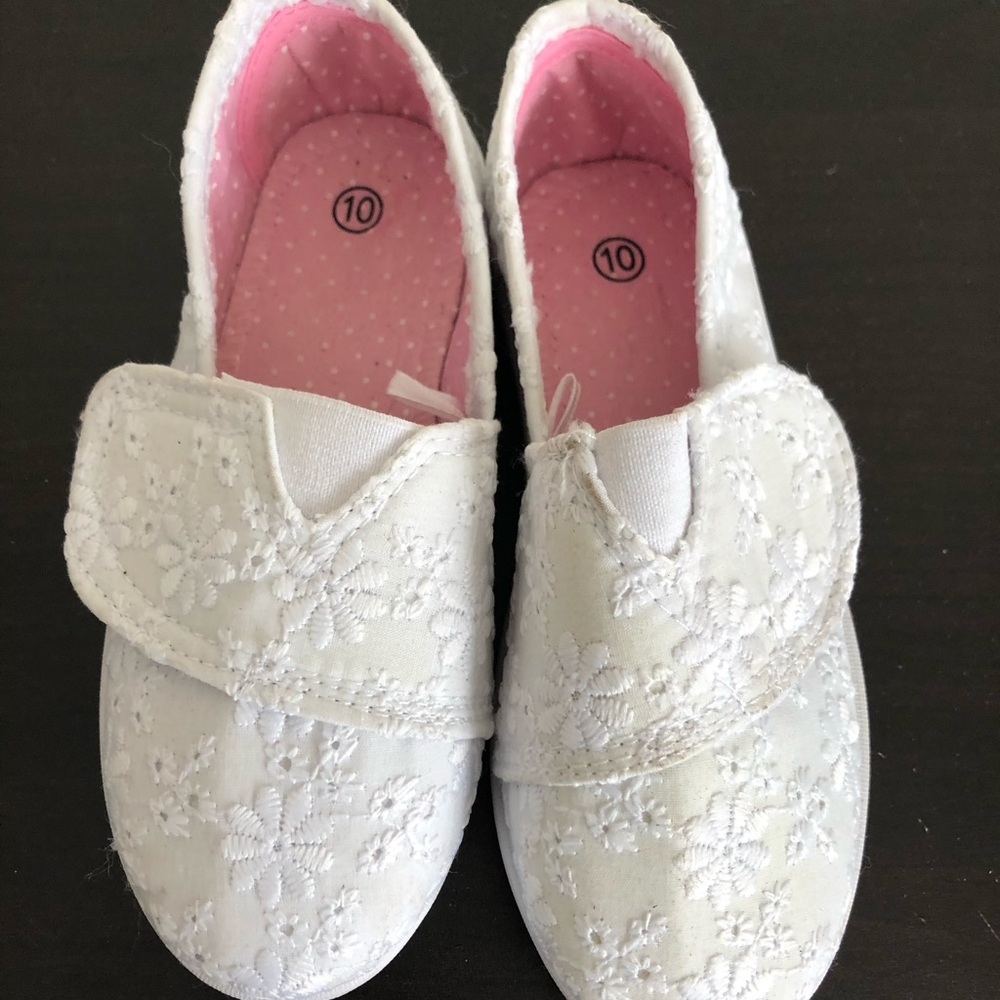 New never worn summer slip on